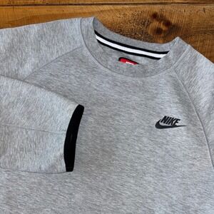 Nike Sportswear Tech Fleece OG Sweatshirt Mens Gray Crewneck FD0745-063 Small